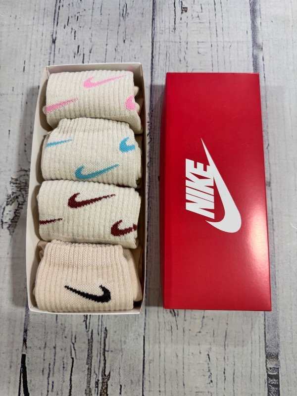 Producto - Box Nike S2