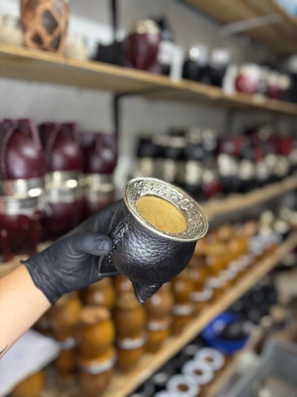 Producto - camionero, cuero liso, virola alpaca cincelada a lacre VOLCADA