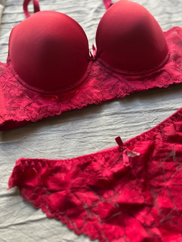 Producto - CONJUNTO T. ESPECIAL red