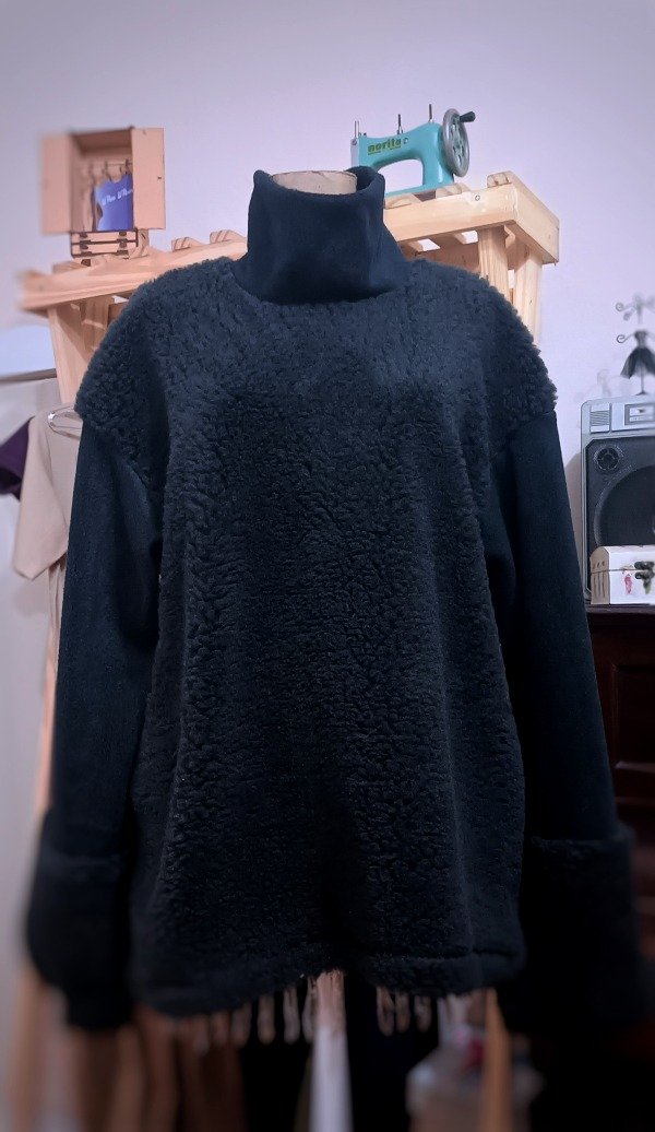 Producto - POLERON Negro