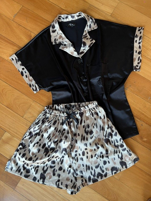 Producto - Conjunto MADELAINE camisa negra comb. con a. print beige y short a.print beige