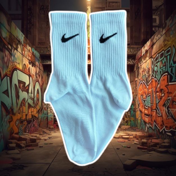 Producto - Nike blanca con pipa negra