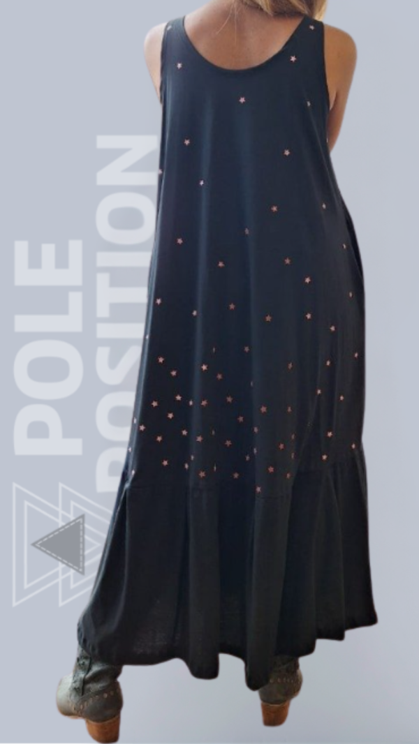 Producto - VESTIDO TOTAL BLACK CON ESTRELLAS DETRÁS