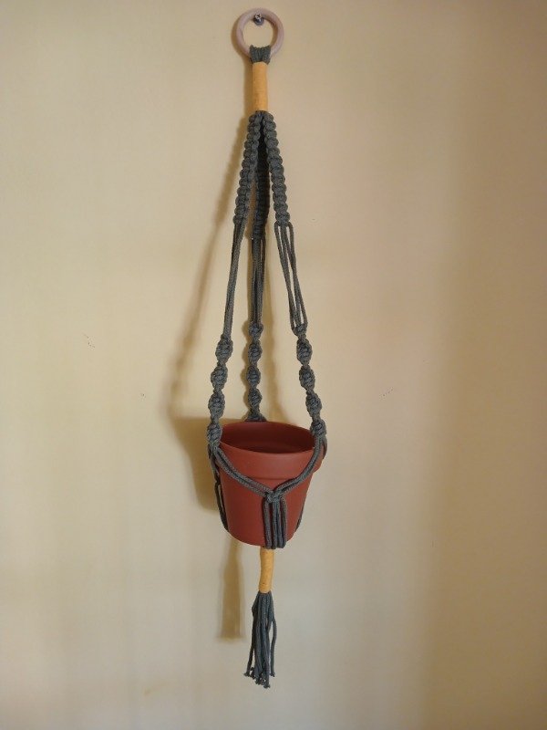 Producto - Portamaceta Colgante en Macramé- Tres Tiras