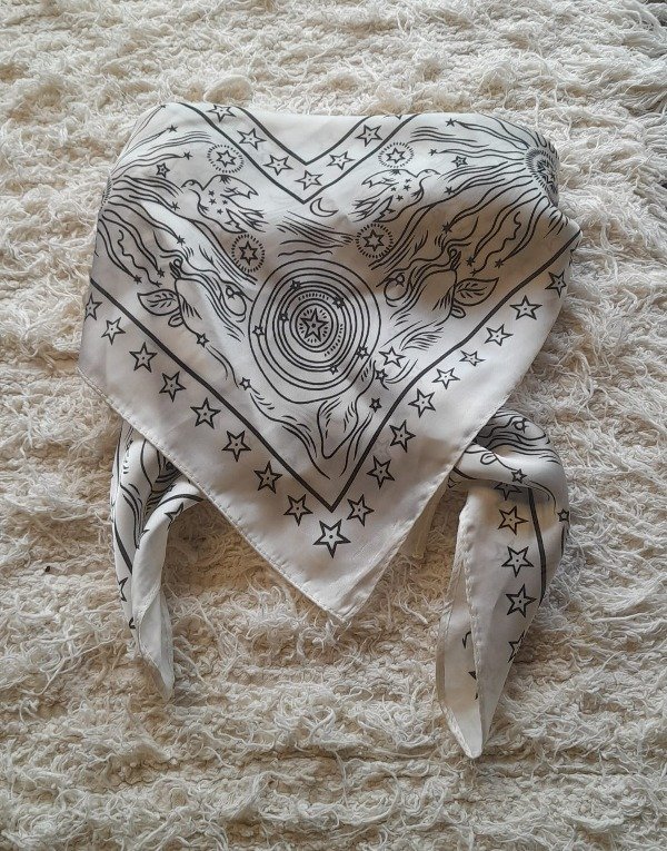 Producto - Pañuelo de seda importado 4 70 x 70 cm