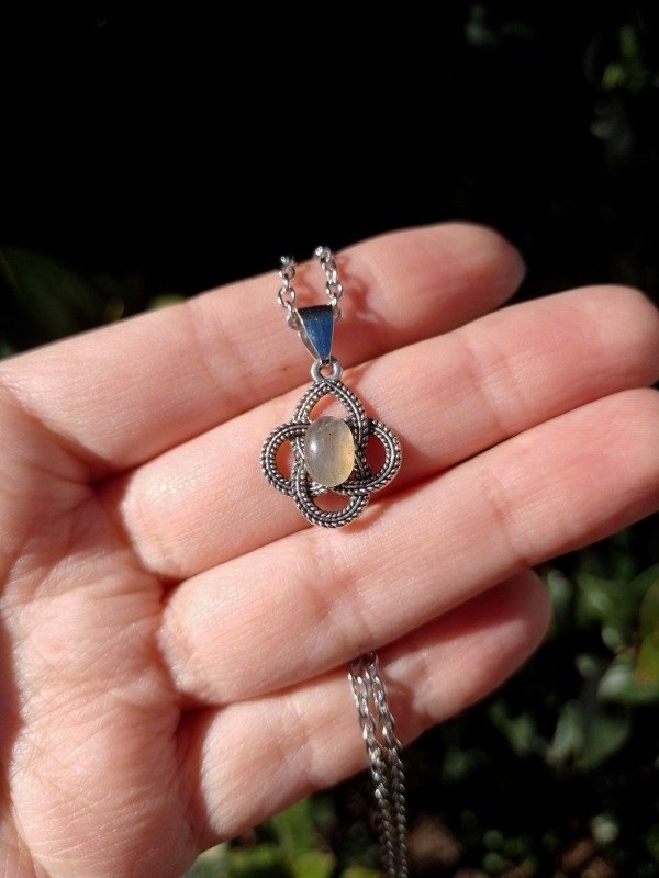 Producto - Nudo Infinito con Labradorita