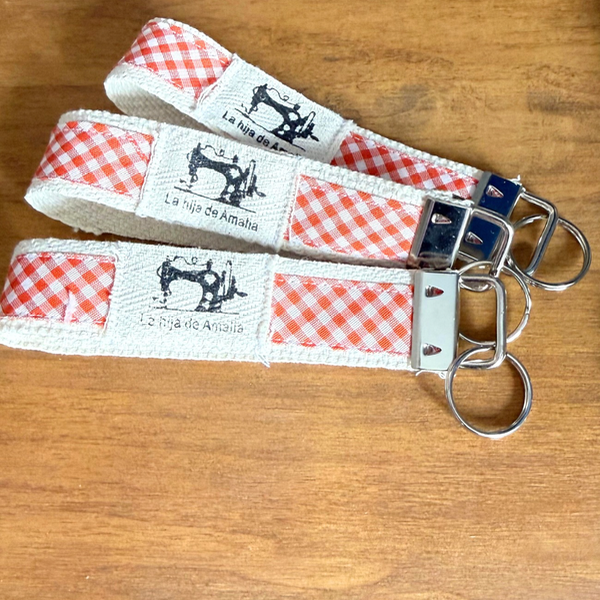 Producto - Llavero cuadrillé naranja