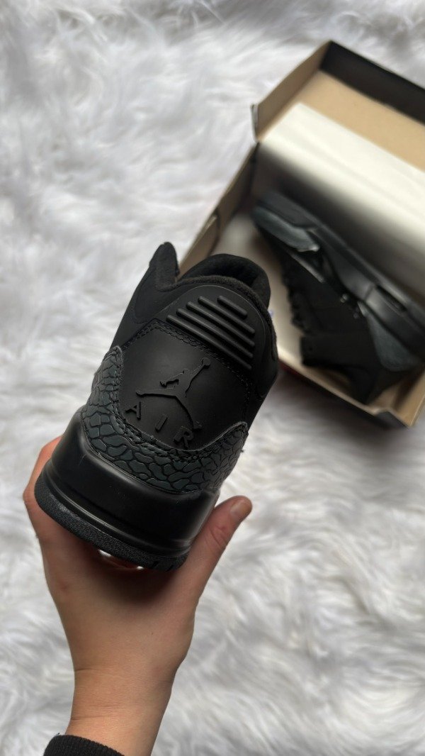 Producto - JORDAN RETRO 3 BLACK CAT - 2