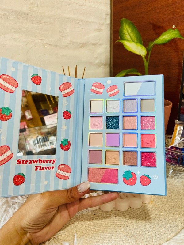 Producto - Paleta de Sombras con Iluminador