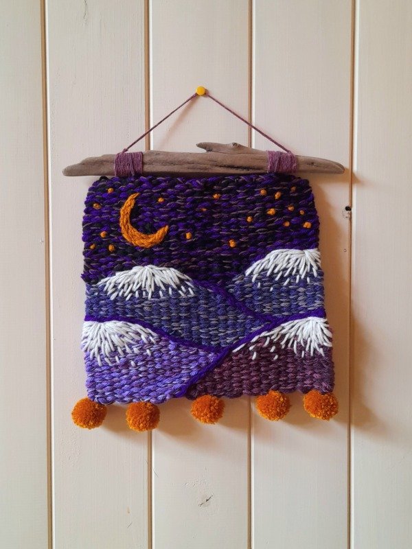 Producto - Tapiz Artesanal Magia Nocturna - Tejido en telar 31x31 cm.