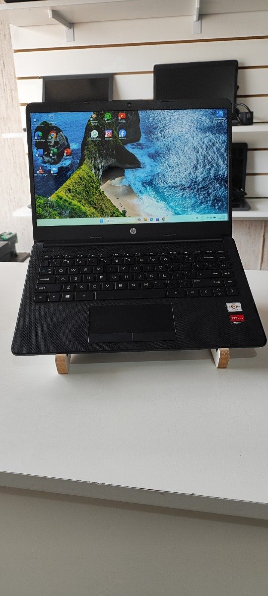 Producto - HP 14DK ATHLON 3050U / 4GB / 120GB - 0