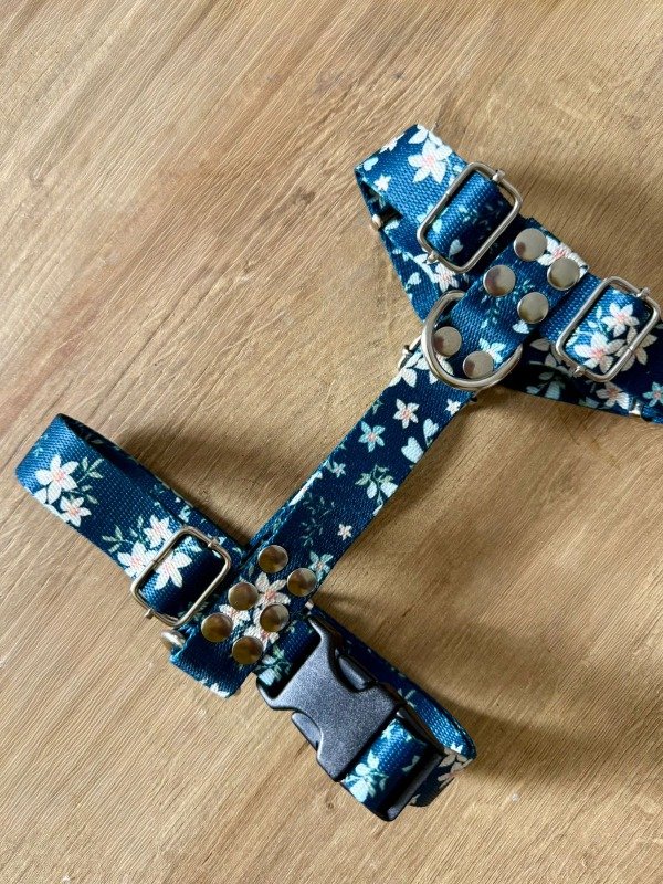 Producto - Pretal H FLOWERS