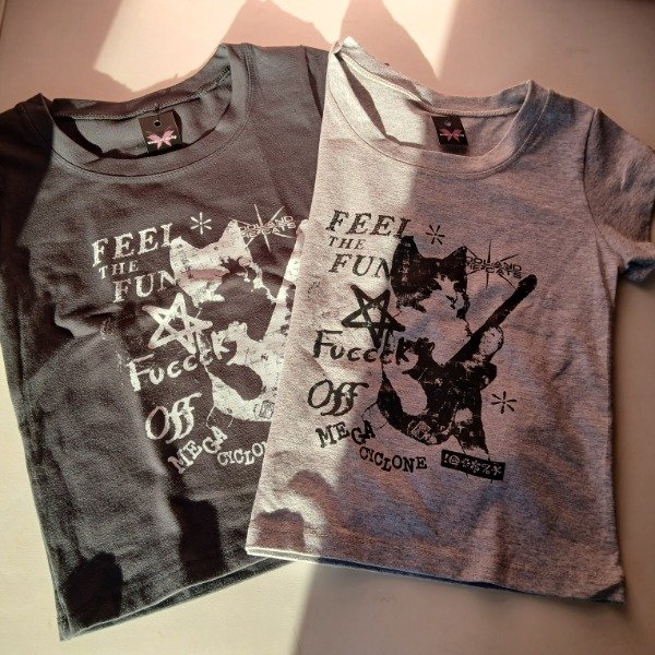 Producto - Remera gatitos rokeros