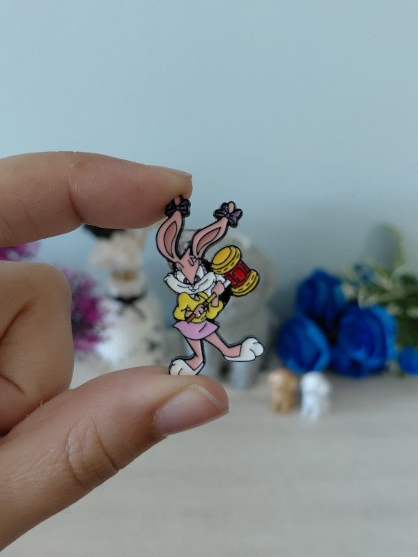 Producto - Pin metalizado - Lola Bunny #0826