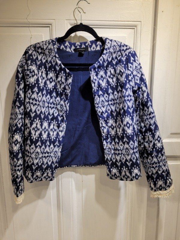 Producto - Blazer ATMOSPHERE azul y blanco Talle M - PRECIO: 76X