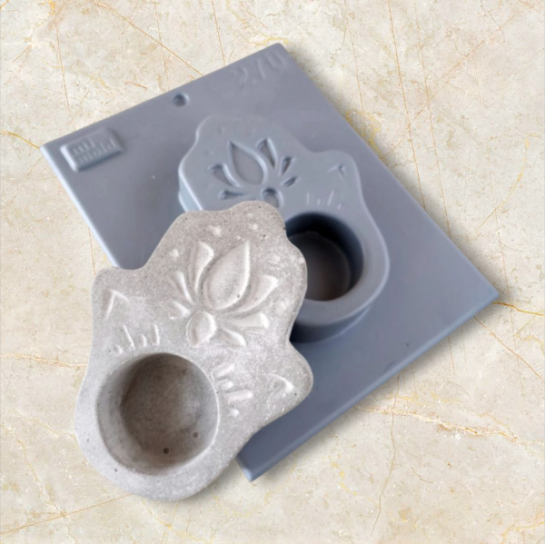 Producto - Molde termoformado porta vela mano de Fátima