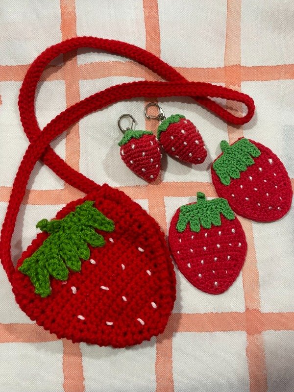 Producto - cartera frutilla