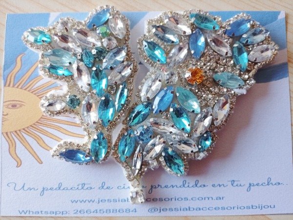 Producto - Broche prendedor aplique Malvinas celeste - 1