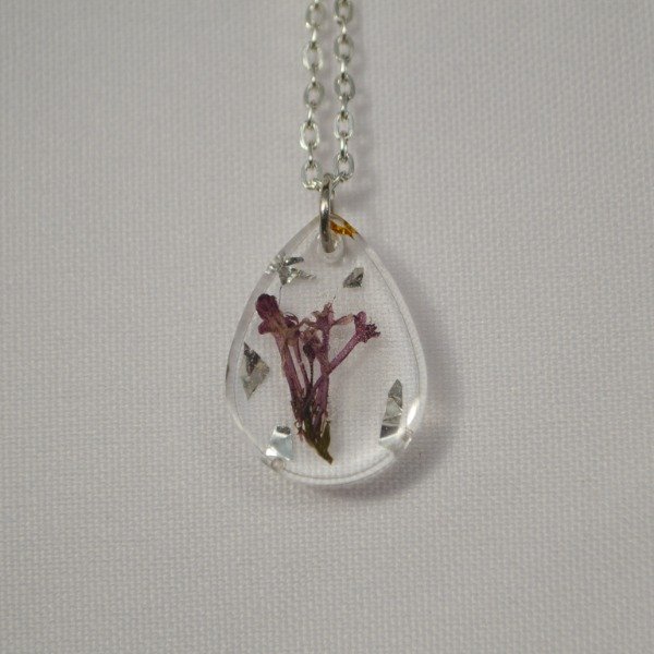 Producto - Dije gota sin borde con flores delicadas