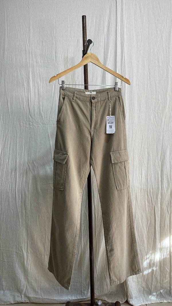 Producto - Pantalón Cargo Stradivarius