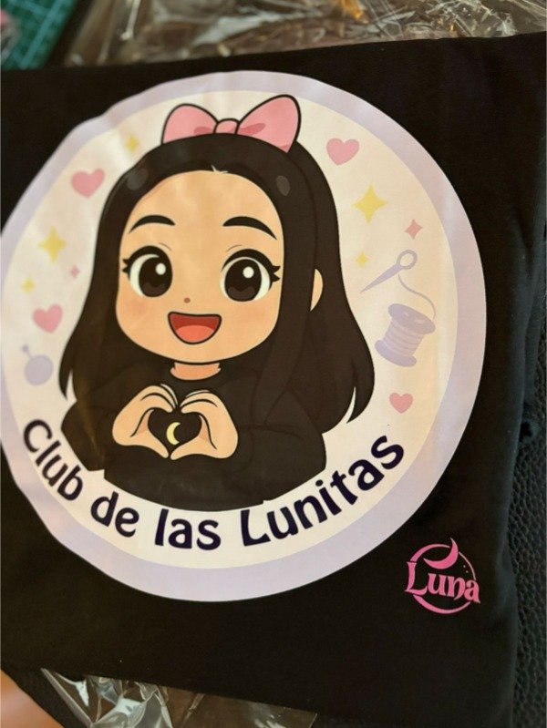 Producto - Remera Creaciones Luna - Club de las Lunitas Negra
