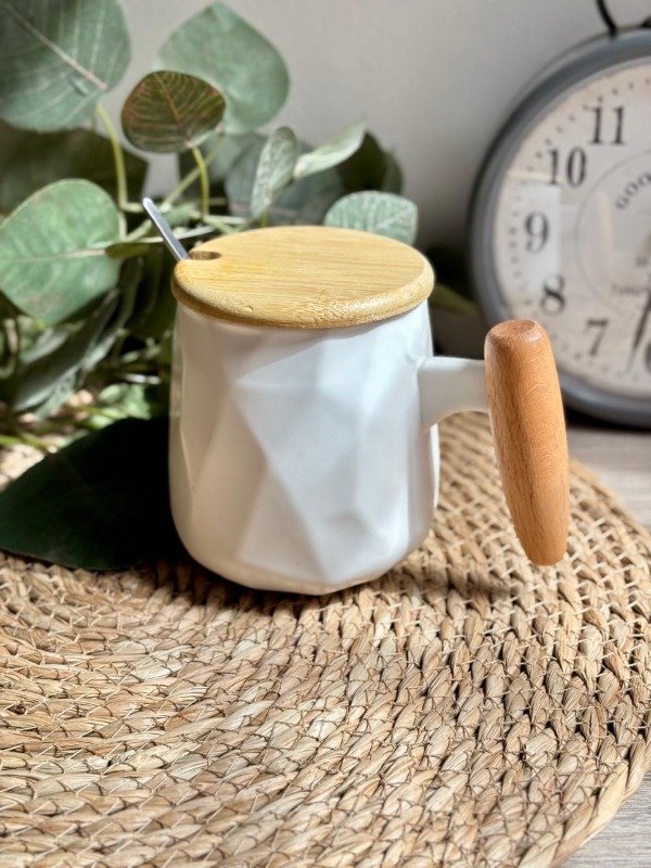 Producto - Taza blanca con tapa de bambú y cuchara