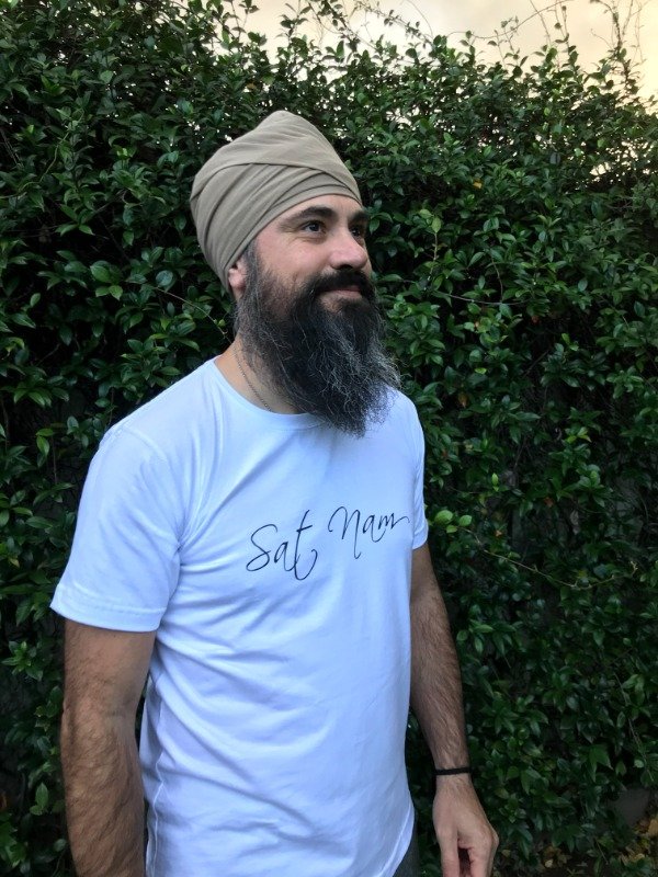 Producto - Remera "SAT NAM" Unisex