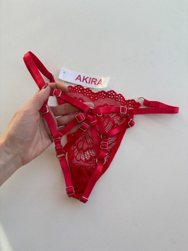 Producto - Less arnés roja