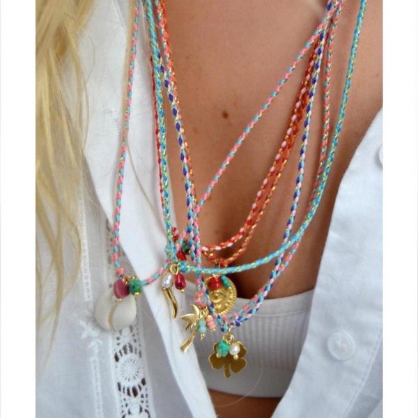 Producto - Collar hilo con charms varios