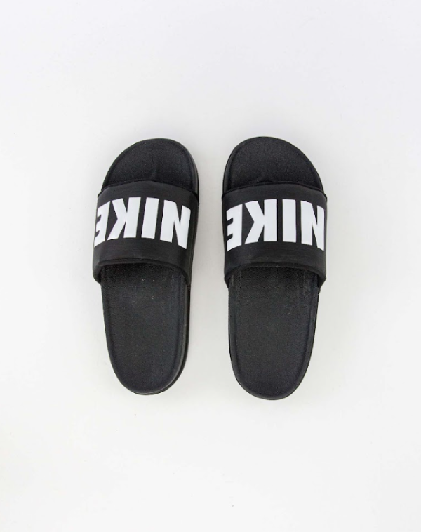 Producto - Nike Offcourt Slides Negras