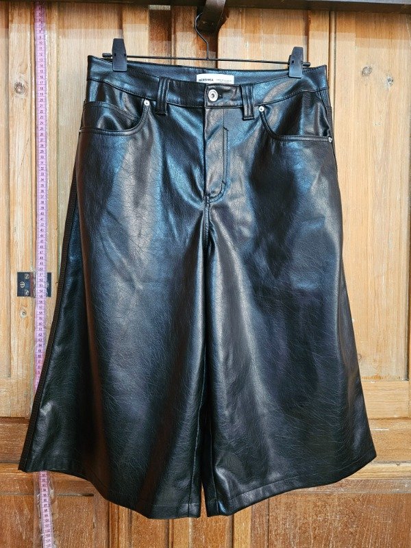 Producto - Bermuda Bershka Negra t.M