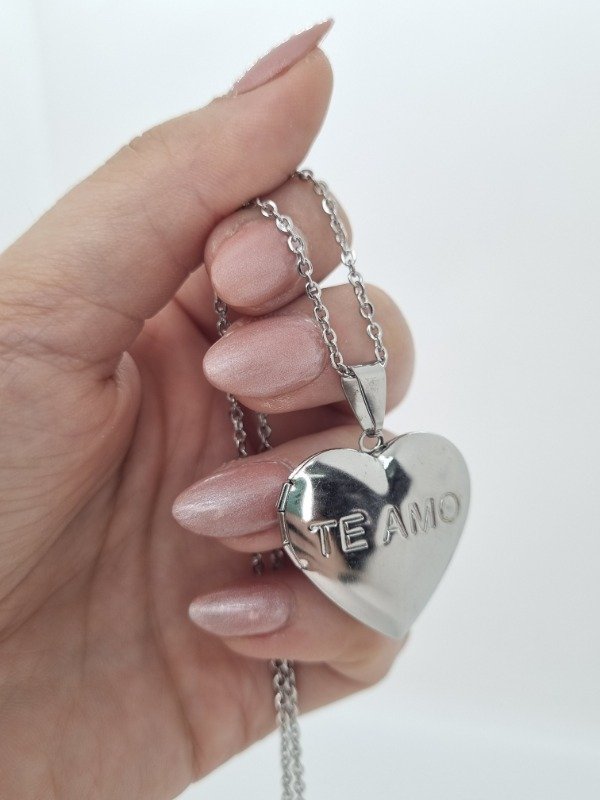 Producto - Cadena acero quirurgico dije relicario cons modelo