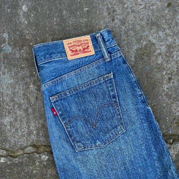 Producto - Pollera de jean azul - Levis clásica T28