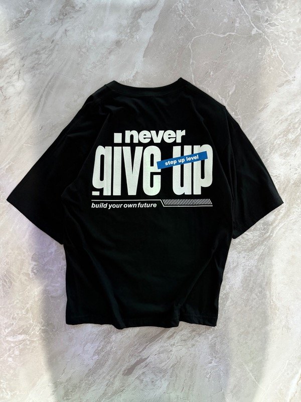 Producto - Boxy Fit Never Give Up