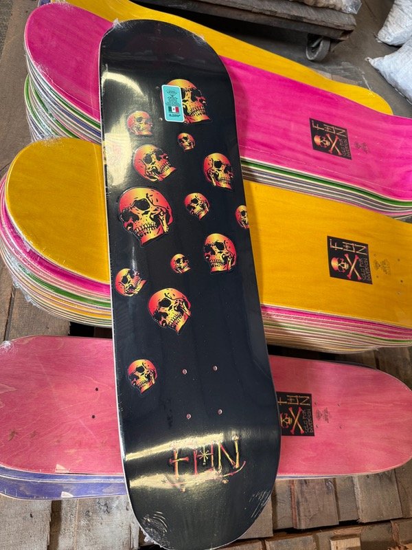 Producto - Diseño Calavera. Hecho en México. Medida 8,8.25, 8.5, 8.75.