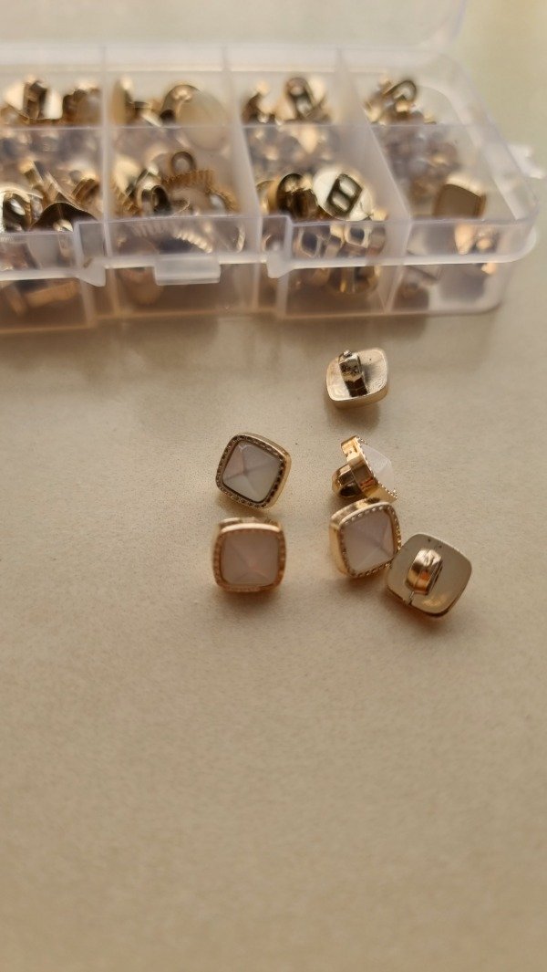 Producto - Dorado fantasía con perla MODELO15-11mm