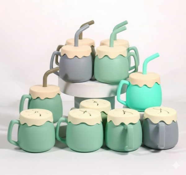 Producto - Vaso de silicona con doble tapa . Verde agua y gris con sorbete
