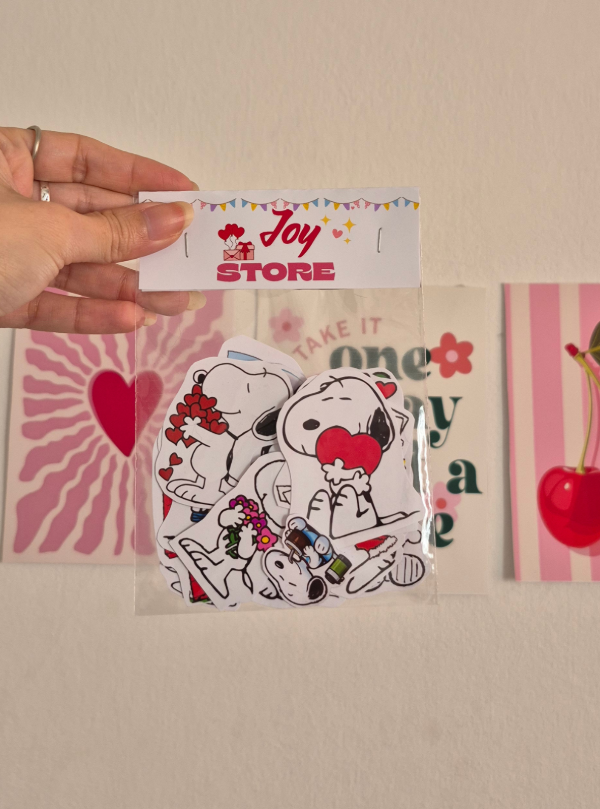 Producto - Kit Snoopy 2 Premium - Peluche, taza, totebag, stickers y llavero - 3