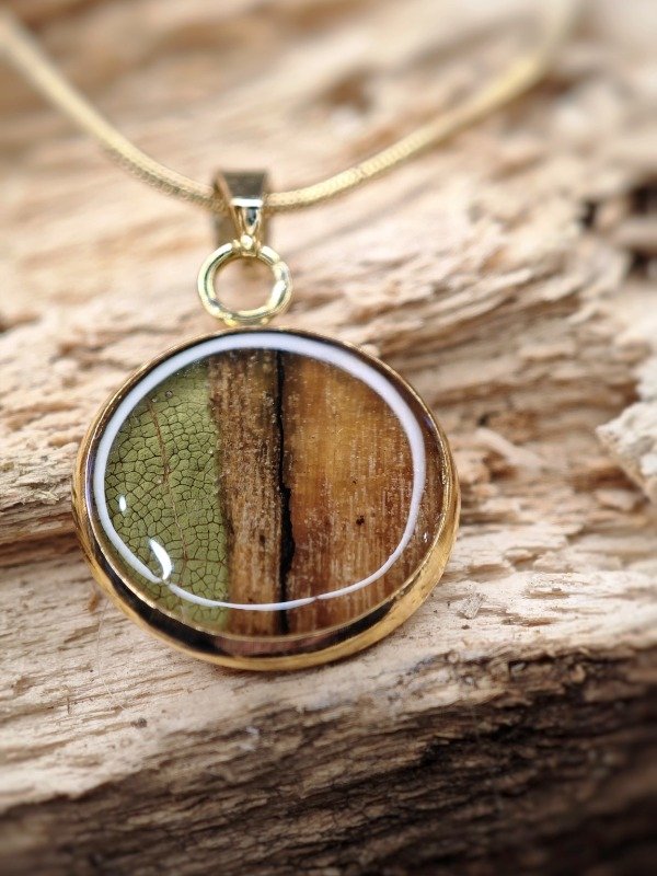 Producto - Collar Aura Alamo y hoja con cadena "Cola de ratón" dorada