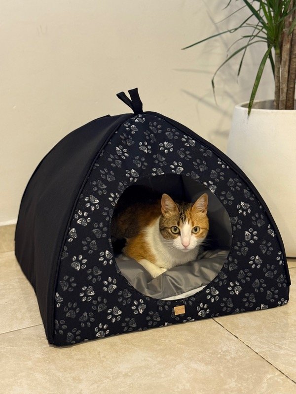 Producto - Cama modelo Iglú (negro patitas) 50x50