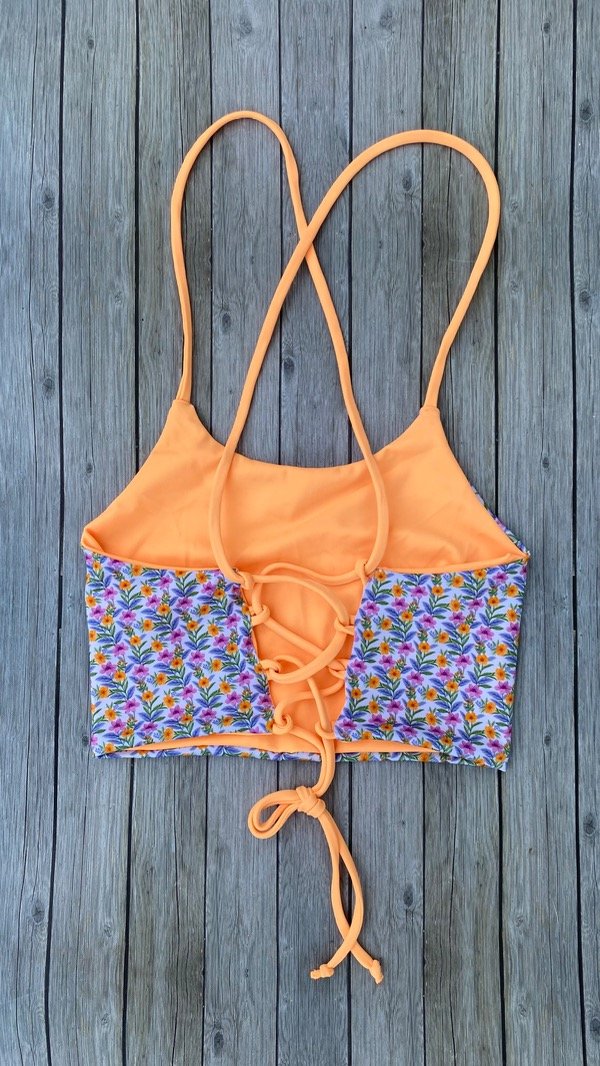 Tops regulables reversibles mandarina colección Narcisos