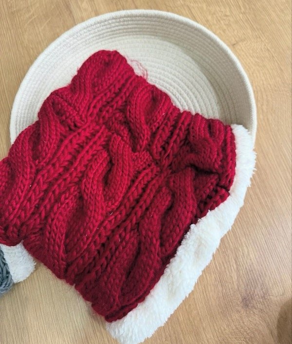 Producto - Cuellito de lana con corderito rojo