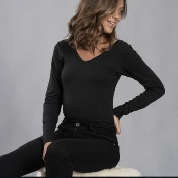 Producto - REMERA LYCRA MANGAS LARGAS ESCOTE EN V