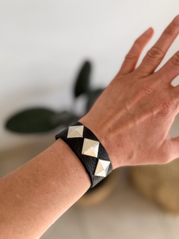 Producto - BRAZALETE  LEDA (cuero)