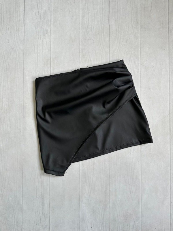 Producto - [4751] Pollera irregular pinzada cuerina