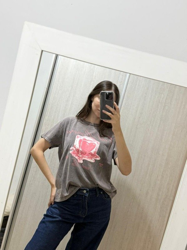 Producto - Remera Corazón gris