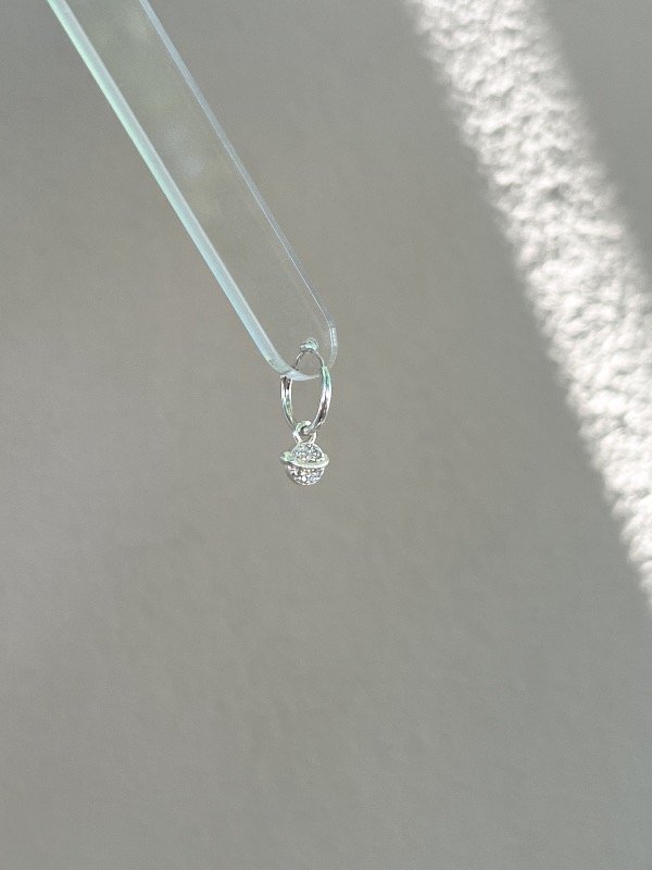 Producto - Argollita individual con dije planeta 0,8cm