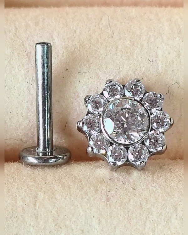 Producto - Labret y TOP Flower Zircon. TZ