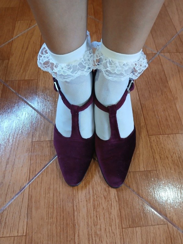 Producto - CHERRY VELVET VINTAGE HEELS