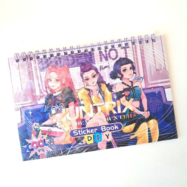 Producto - Libreta de stickers - K-pop Demon Hunters